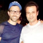 Hrithik Roshan gifts his 'Kaabil' co-star Rohit Roy an expensive watch