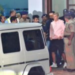 Justin Bieber lands in Mumbai airport, fans go crazy