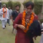 Swami Om Beaten By Public at Delhi – Live Video