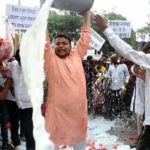 Maharashtra govt announces blanket loan waiver, farmers call off protest